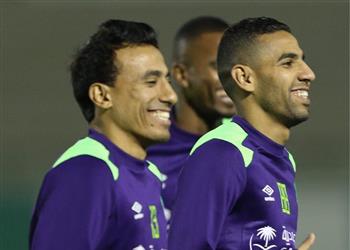 فيديو أهلي جدة يودع عبد الشافي بهدية خاصة ومؤمن زكريا يعلق