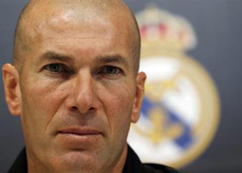 زيدان يوجه طلب ا لرونالدو بشأن الرحيل المرتقب ويبعث رسالة لخاميس