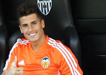 تقارير الميركاتو يوفنتوس يحول راداره إلى كانسيلو كبديل لألفيش