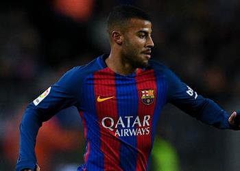 وكيل رافينيا يحسم مستقبله مع برشلونة