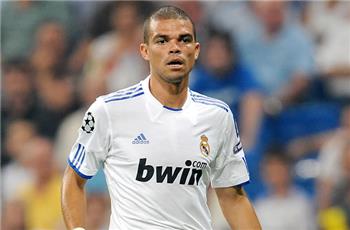 تقارير الميركاتو يوفنتوس يزاحم ميلان على التعاقد مع مدافع ريال مدريد