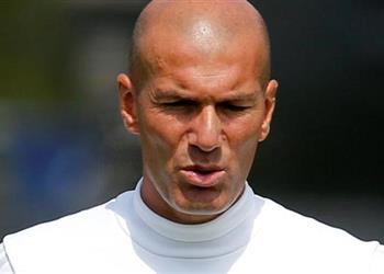 نجم بوروسيا دورتموند يعرض نفسه على زيدان