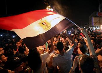 ديلي ميل الإنجليزية احتشاد نادر في شوارع مصر ابتهاج ا بالتأهل