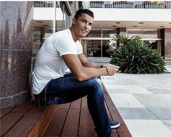 رونالدو صداقتي مع ميسي غير جيدة والأن أحتاج إلى مدرب مثل فيرجسون ومورينيو حالة خاصة