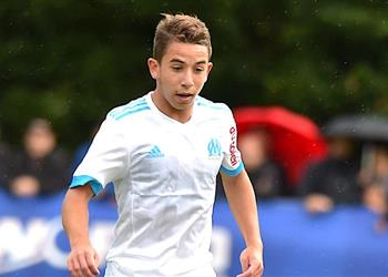 زيدان يشيد بخليفة إنييستا وبرشلونة يعتزم ضمه