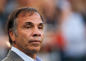 مدرب المنتخب الأمريكي يعلن استقالته