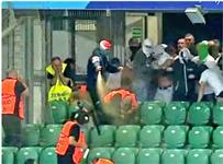 شغب بالمدرجات أعمال شغب من قبل جماهير ليجا وارسو في مباراة بوروسيا دورتموند