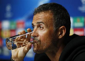 مؤتمر إنريكي مورينيو لم أراه ولم أتحدث معه أنا أحب فكر جوارديولا ومتفائل بمانشستر سيتي معه مستقبلي كمدرب ليس مضمون ا وميسي في حالة معنوية جيدة لن نغير أسلوبنا بتواجد أجويرو أساسي ا ويرفض الكشف عن بديل إنييستا