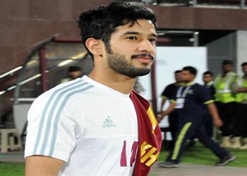 بالفيديو في اليوم الأول للبطولة العربية نقل لاعب الوحدة الإماراتي إلى المستشفى