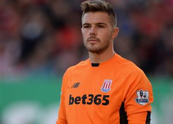 حارس ستوك سيتي يغيب 6 أسابيع للإصابة