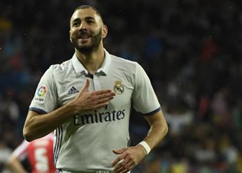 بنزيما يتعرض لحادث سير