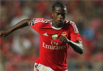 تقارير الميركاتو مانشستر يونايتد يرصد مبلغ كبير مقابل التعاقد مع ظهير أيمن بنفيكا