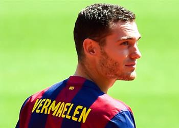 مستقبل حجازي في وست بروميتش ألبيون قد يتأثر بسبب لاعب برشلونة