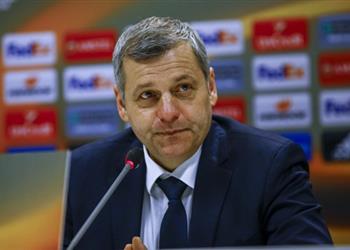 مؤتمر مدرب ليون روما مرشح للفوز بالدوري الأوروبي ولديهم خط هجومي قوي