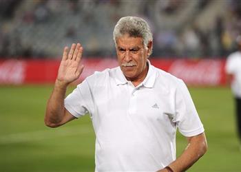 حسن شحاتة ما يحدث في الزمالك يثير استياء الجميع