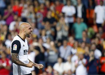 هاتريك زازا يقود فالنسيا للمربع الذهبي بالليجا بإسقاط مالاجا