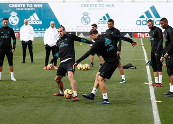 زيدان يوضح موقفه من مشاركة بيل وكارفاخال أمام لاس بالماس