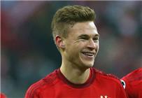 المدير الرياضي لبرشلونة تواجد في ألمانيا لمراقبة مدافع بايرن ميونخ