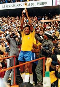 أسطورة البرازيل السابق يفارق الحياة بعد أزمة قلبية مفاجئة