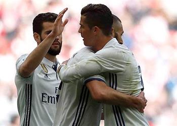 أخبار ريال مدريد يدافع عن تراجع مستوى رونالدو