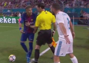 كأس الأبطال بالفيديو اشتباك لفظي بين نيمار وكارفخال في الكلاسيكو