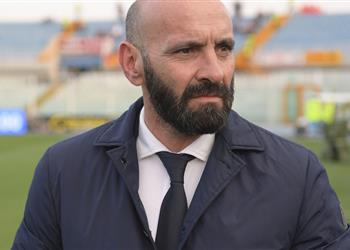 مونشي يطلب التعاقد مع لاعب برشلونة