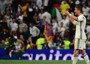 الكلاسيكو ماركا الإسبانية رونالدو انفجر في وجه زملائه بغرفة الملابس واتهم مارسيلو ومودريتش بالتسبب في الهزيمة