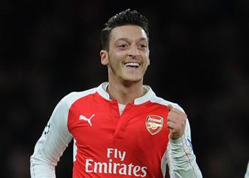 أسطورة آرسنال أوزيل غاضب بسبب صفقات الفريق