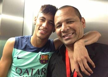 خبايا العقود والد نيمار سيحصل على عمولة من برشلونة بسبب العقد الجديد