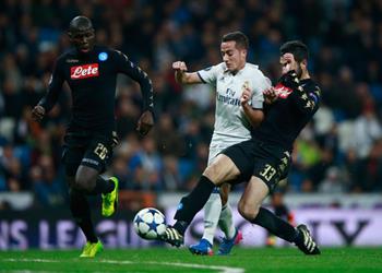 برشلونة يبحث عن ترميم دفاعه من نابولي