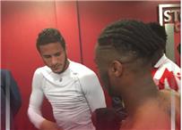 رمضان صبحي يتبادل القميص مع رحيم ستيرلينج عقب مباراة ستوك ومانشستر سيتي