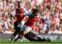 تقييم صحيفة ميرور الإنجليزية لأداء النني في مباراة ليفربول