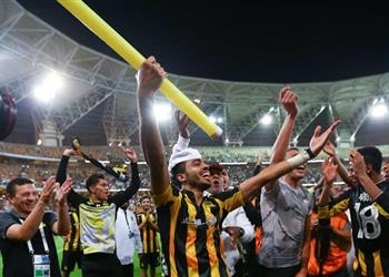 م حترفين سوشيال_بطولات جماهير الإتحاد تتفاعل مع طاقية كهربا بعدما طالبت بخروجه أمام الفتح