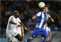 م حترفين علي غزال يقود ناسيونال ماديرا أمام بورتو في الدوري البرتغالي