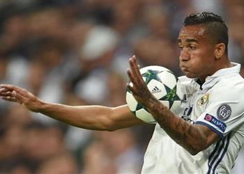 تقارير الميركاتو يوفنتوس يفكر في استعارة دانيلو لحل الخلاف المالي مع ريال مدريد