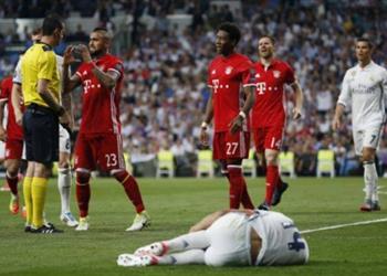 سوشيال_بطولات فيدال يسخر من حكم مباراة ريال مدريد عبر إنستجرام