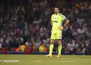 بطل الشامبيونز رئيس الفيفا الفريق الأفضل فاز وليست الفرصة الأخيرة للعظيم بوفون