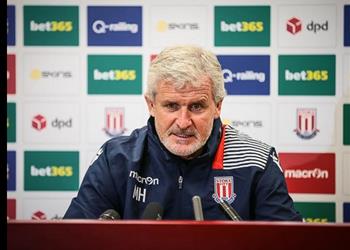 مؤتمر هيوز يمكننا أن نبني طموحنا من ه نا ومباراة وست هام صعبة ويوضح حالة شاكيري