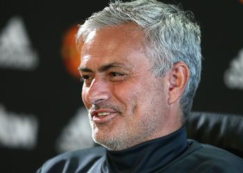 مورينيو يفاجيء جماهير مانشستر يونايتد