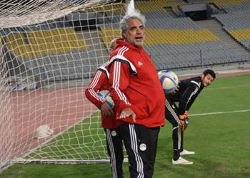 ناجي صلاح يأتي معسكرات المنتخب من ايطاليا بـ80 تيشيرت هدايا لزملائه