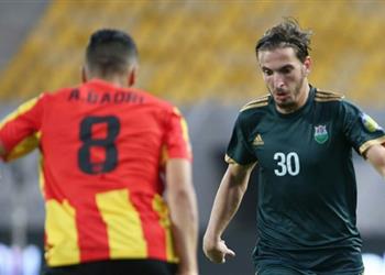 العجان يوقع على عقود انتقاله للزمالك