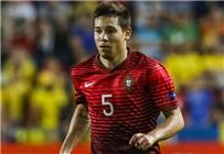 برشلونة يخطط للتعاقد مع ظهير أيسر لوريان المميز