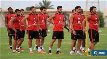 ثلاثي الأهلي يواصلون برنامجهم التأهيلي علي هامش مران الفريق