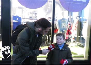 م حترفين بالفيديو رمضان يبهر الجميع في ستوك وطفل يختاره رجلا لمباراة كريستال بالاس