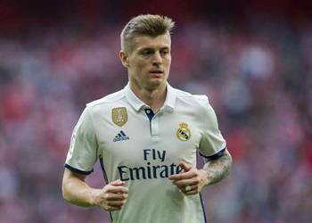 تصريحات أسطورة بايرن ميونخ كروس اختار ريال مدريد ليصبح نجما عالميا