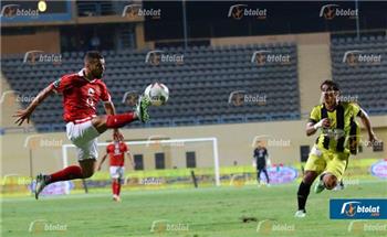 عبد الله السعيد يروج قميص الأهلي الجديد مع 10 لاعبين أخرين