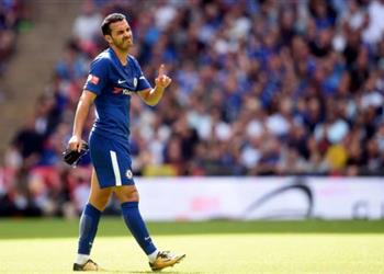 مهاجم تشيلسي السابق بيدرو يستحق الطرد بسبب تدخله العنيف على النني