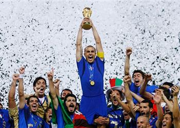 بوفون يضع كلمة النهاية لجيل إيطاليا 2006