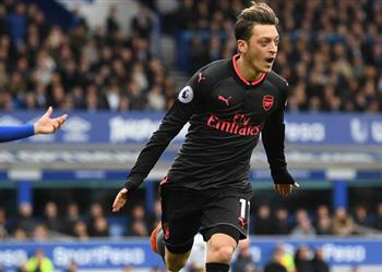 أوزيل بديلا لكوتينيو في برشلونة