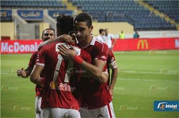 الأهلي يطمئن علي مدافعه في ألمانيا